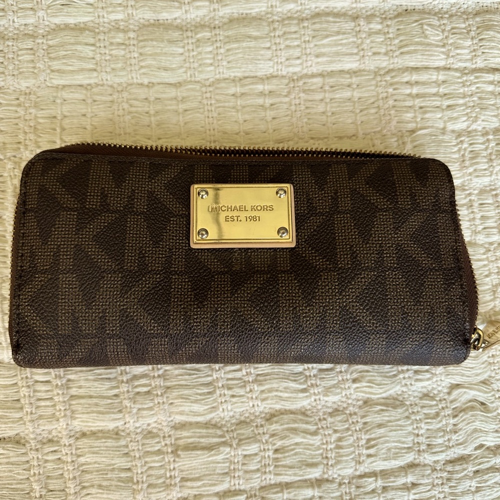 Micheal Kors Wallet